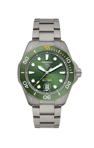 TAG Heuer Aquaracer Professional 300 43 Titanium / Green